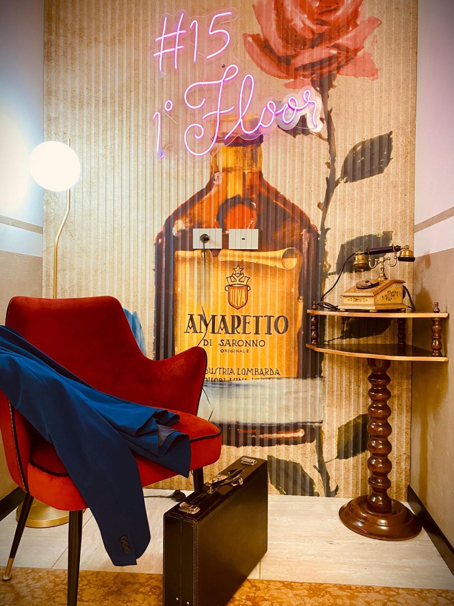 Just Hotel Саронно Экстерьер фото