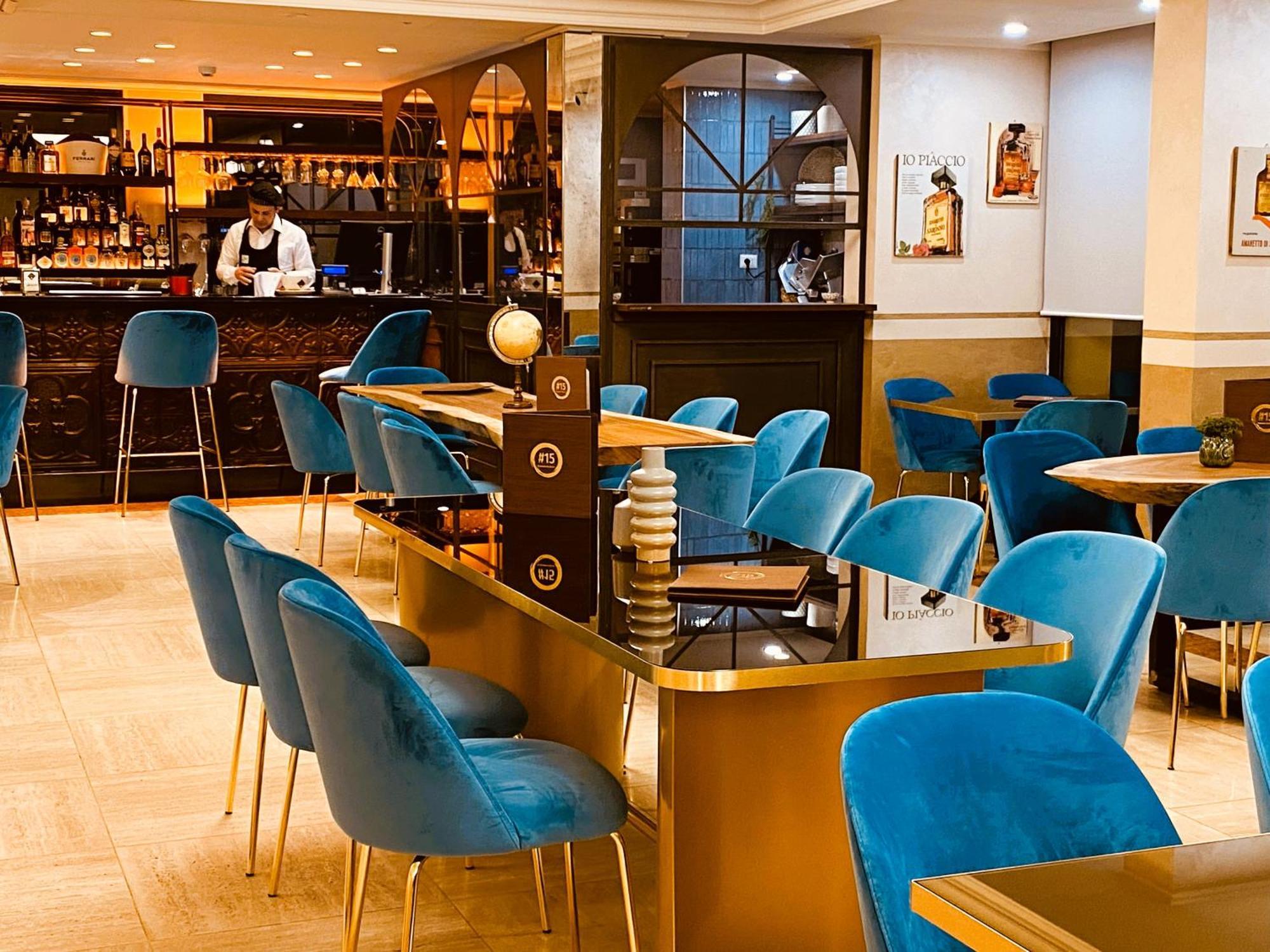 Just Hotel Саронно Экстерьер фото