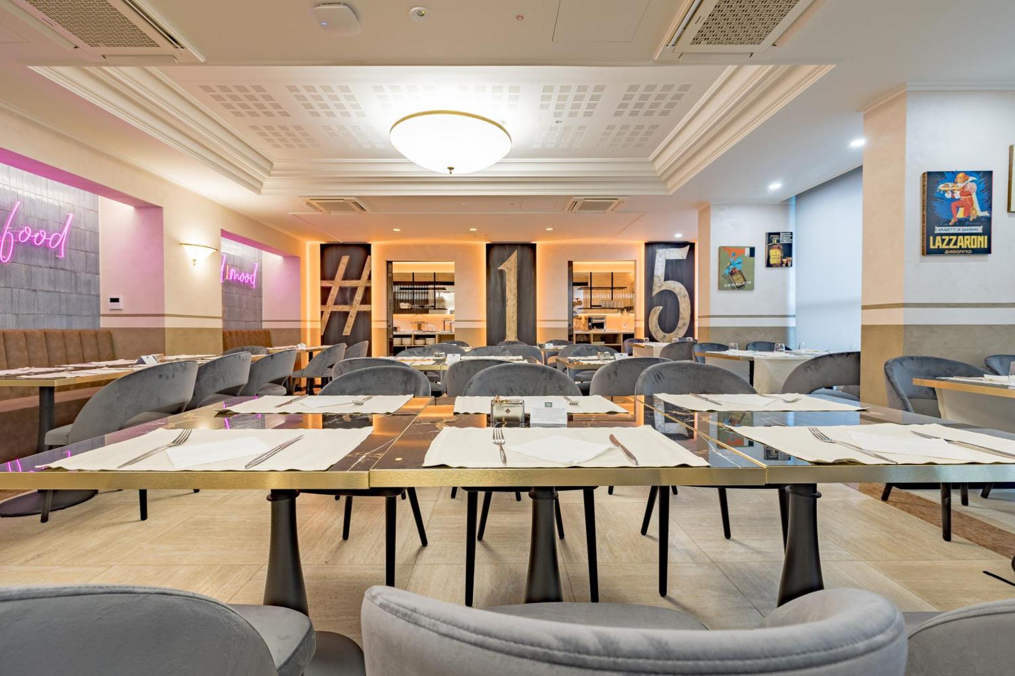 Just Hotel Саронно Экстерьер фото