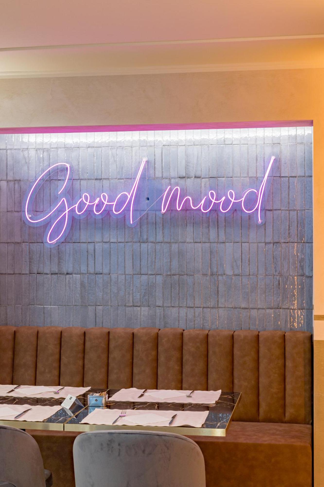 Just Hotel Саронно Экстерьер фото