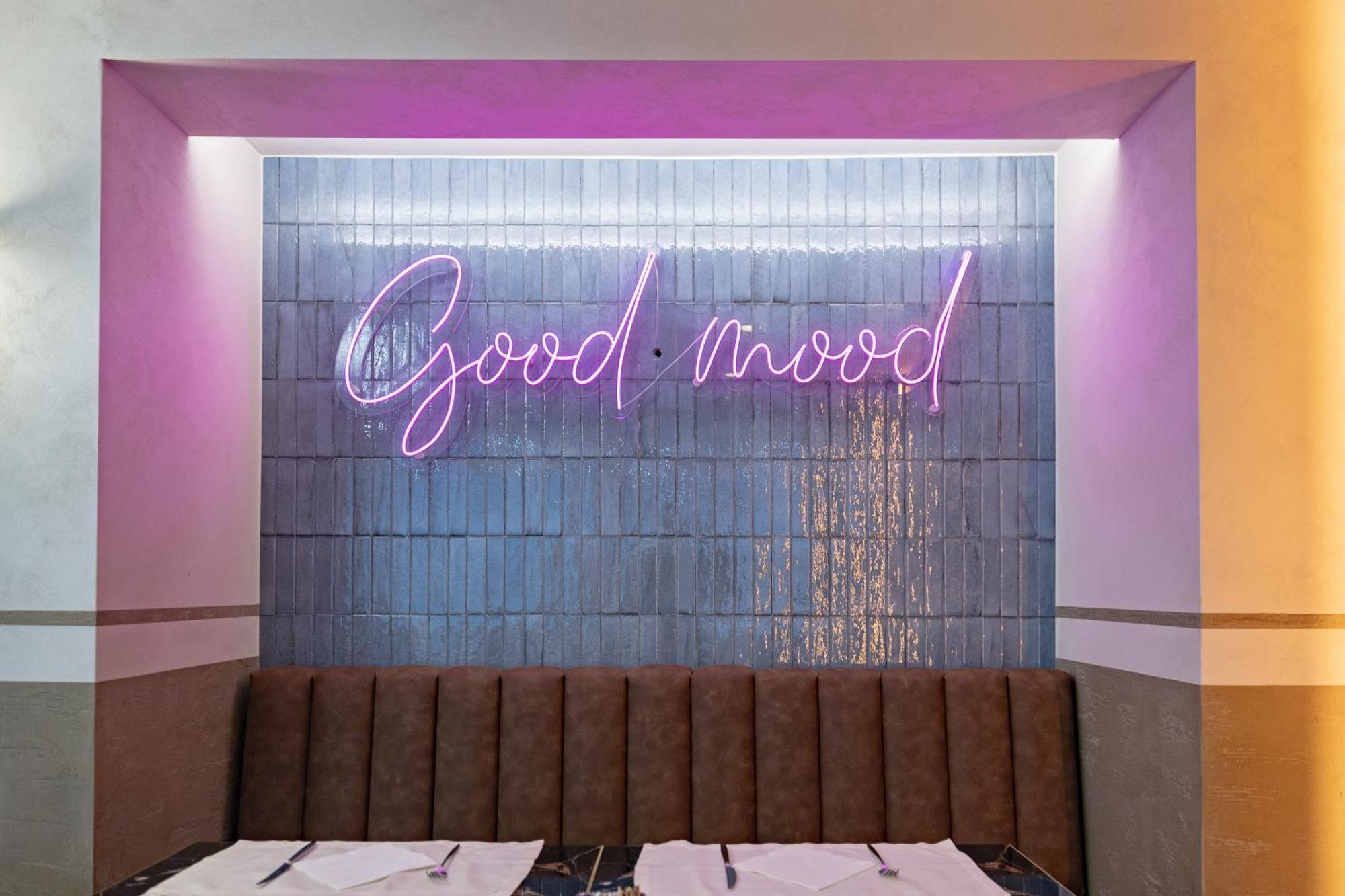 Just Hotel Саронно Экстерьер фото