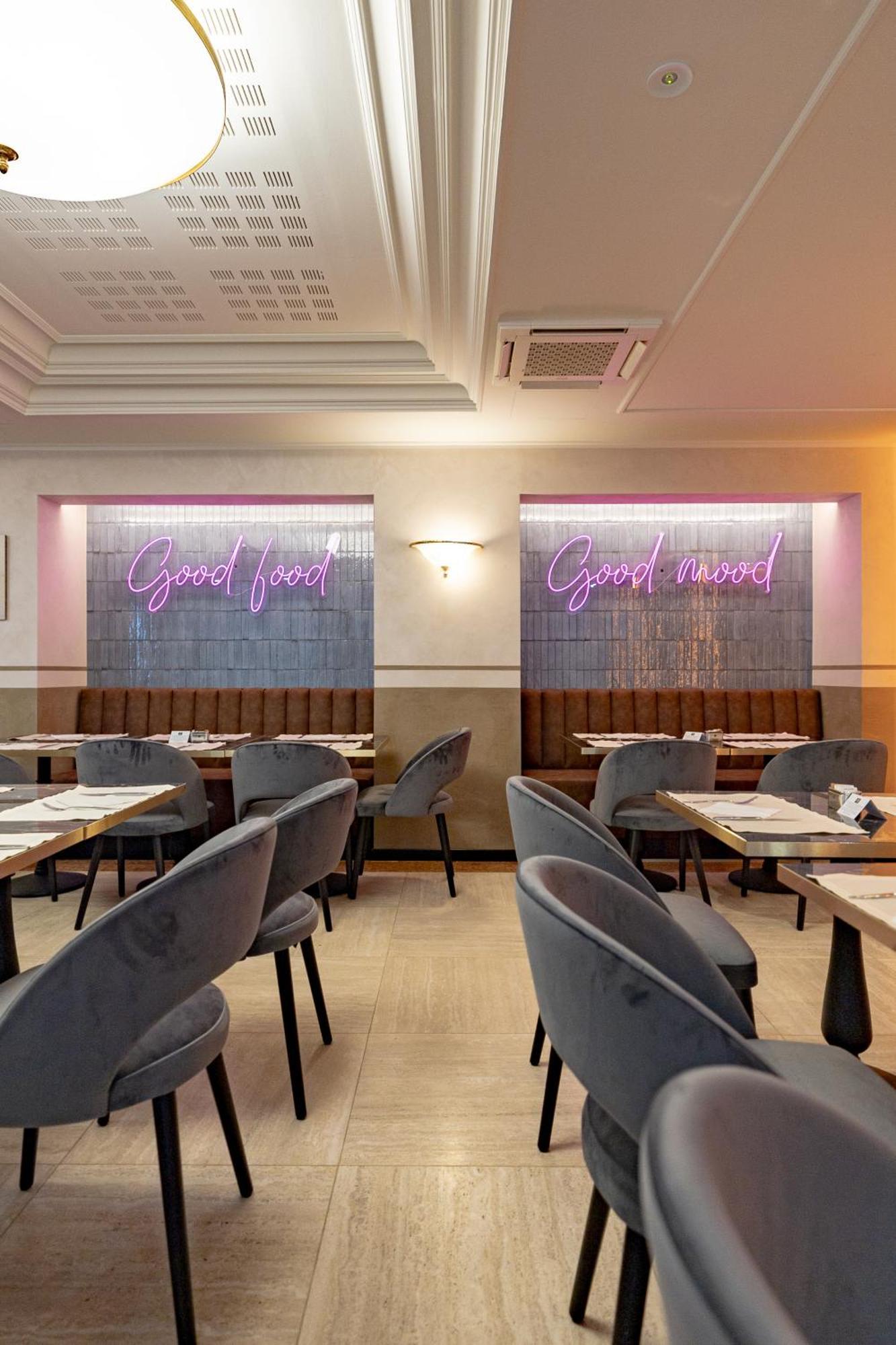 Just Hotel Саронно Экстерьер фото