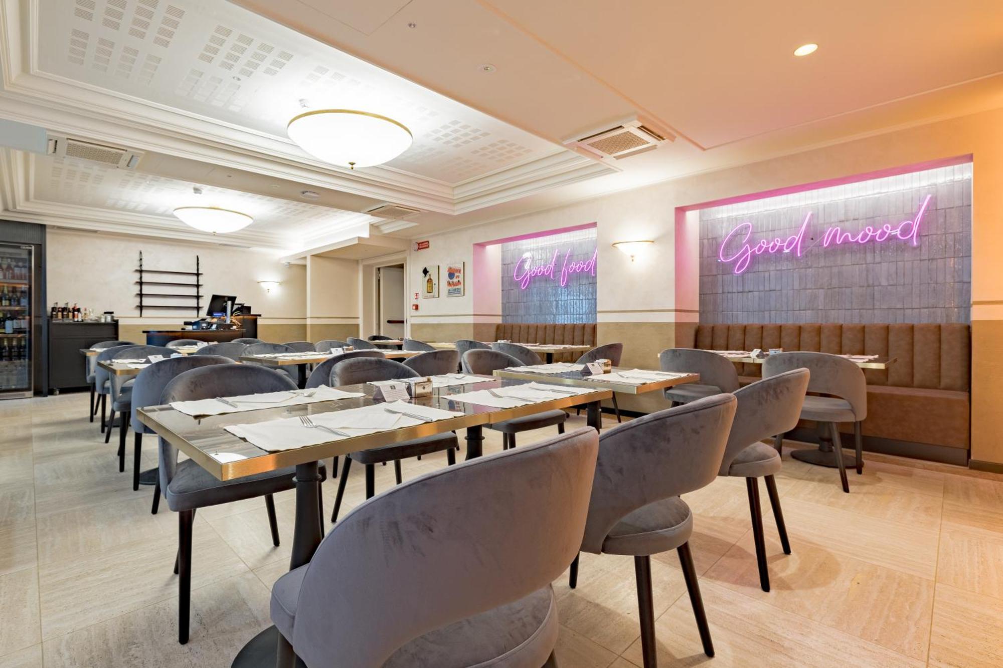 Just Hotel Саронно Экстерьер фото