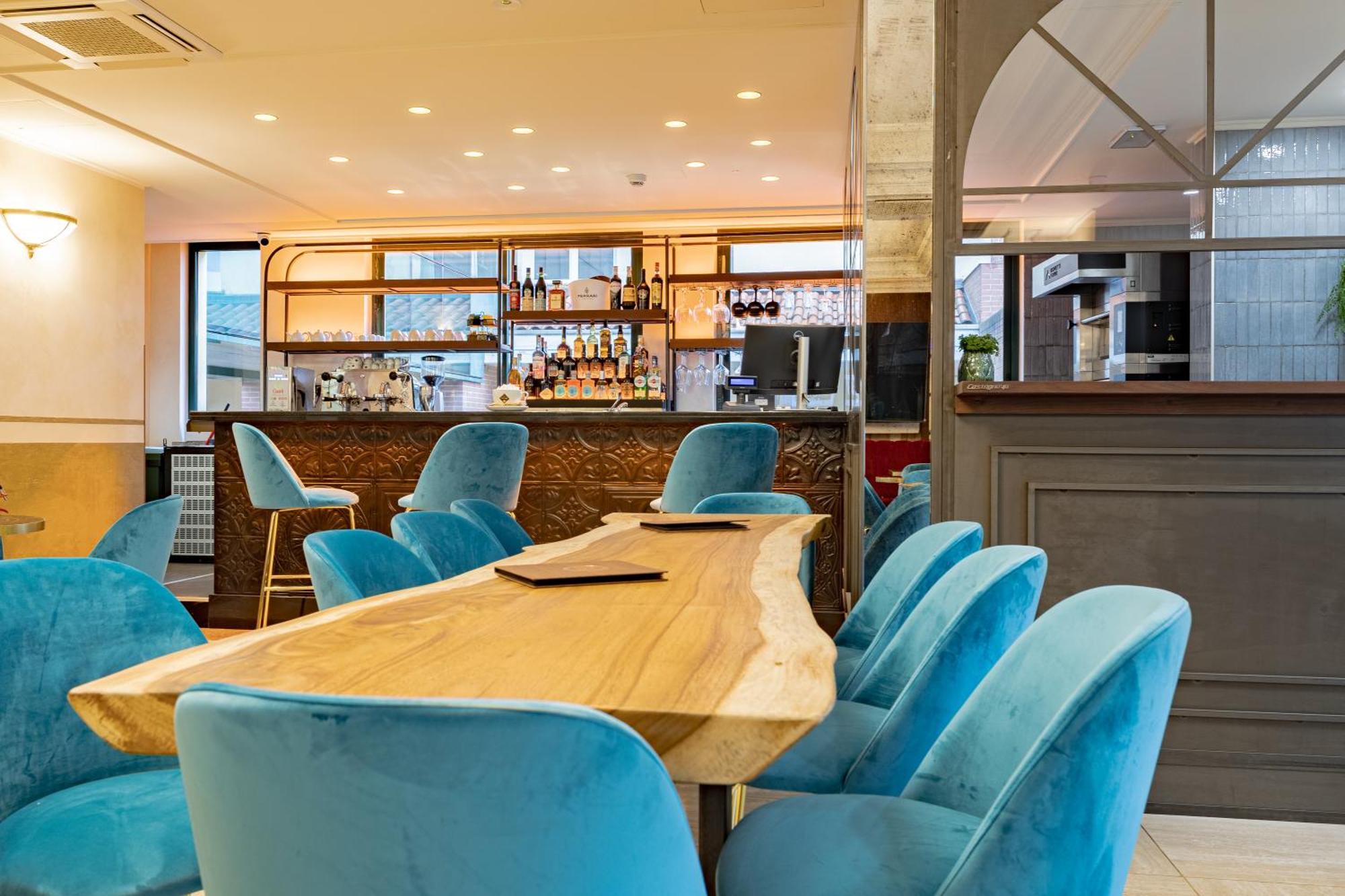 Just Hotel Саронно Экстерьер фото